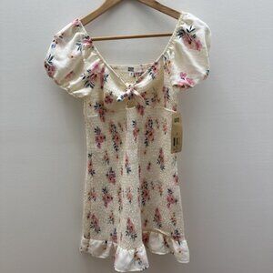 Madden NYC Junior Dress Medium 7-9 Beige Ruched Smocked Floral Keyhole Ruffle